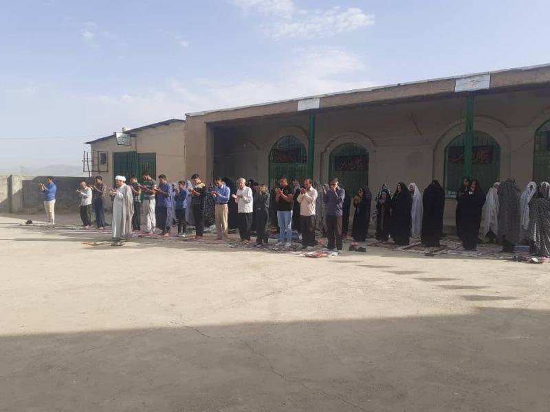 نماز عید سعید فطر در شهرستان صحنه اقامه شد + تصویر