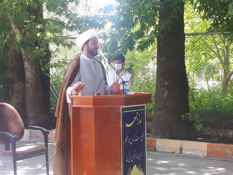 عظمت جامعه ایران اسلامی درگروه اصل قرار دادن اصول وتفکر وراه امام خمینی (ره) است