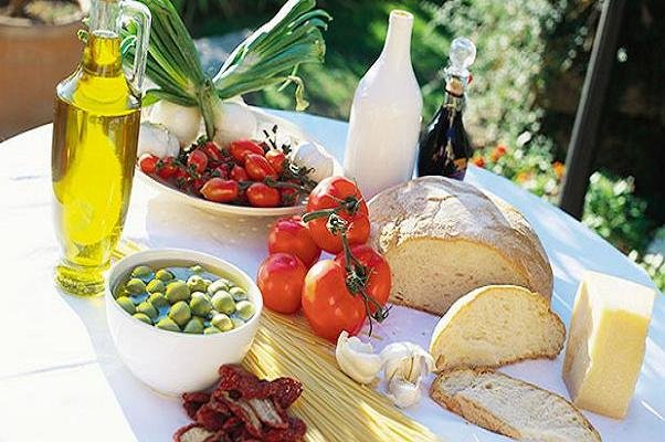 تاثیر رژیم غذایی مدیترانه ای در تسکین التهاب روده تاثیر رژیم غذایی مدیترانه ای در تسکین التهاب روده