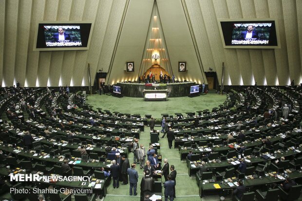 لایحه تجارت رابه مجلس برگردانید/مغایرت لایحه با اصل۷۴ قانون اساسی