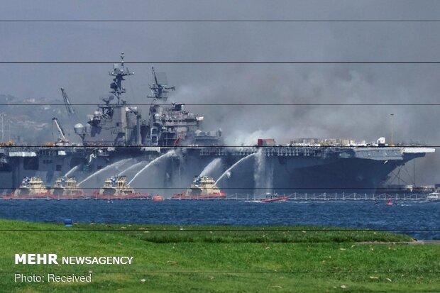 تلاش آمریکا برای نجات ناو «بونهوم ریچارد» وارد دومین روز خود شد تلاش آمریکا برای نجات ناو «بونهوم ریچارد» وارد دومین روز خود شد