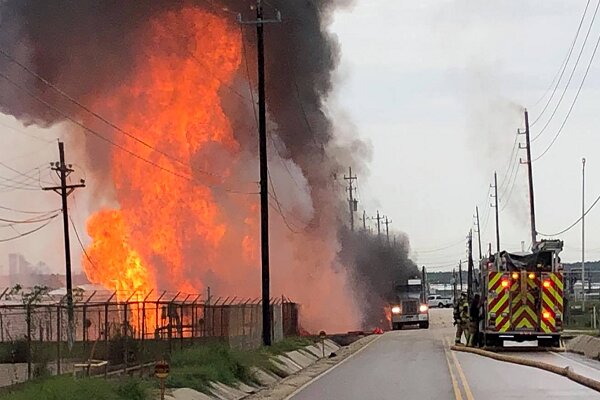 وقوع انفجار مهیب در تاسیسات گاز طبیعی ایالت تگزاس آمریکا وقوع انفجار مهیب در تاسیسات گاز طبیعی ایالت تگزاس آمریکا