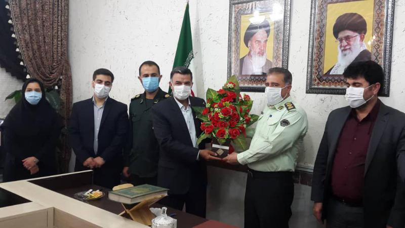 جمعی از مسئولین شهرستان صحنه با فرماندهی و کارکنان نیروی انتظامی دیدار کردند