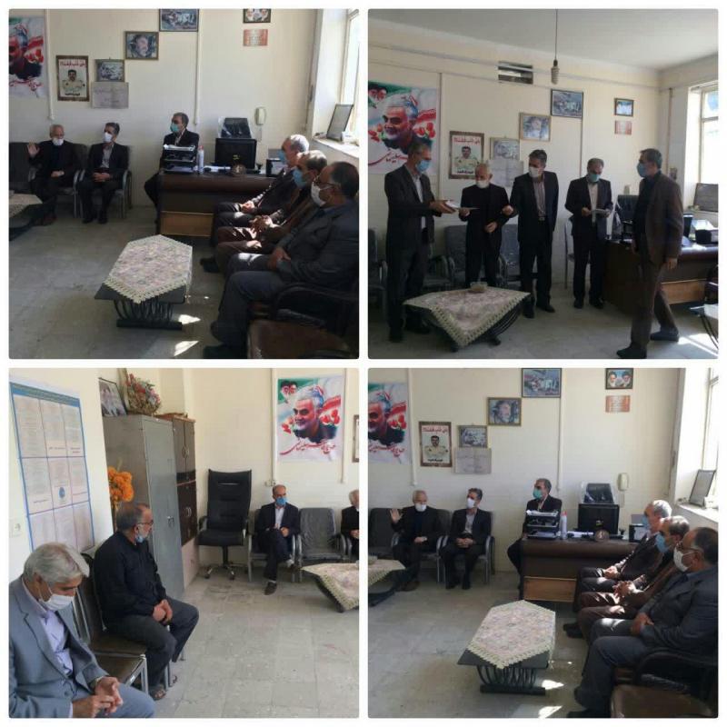  پیشکسوتان و رزمندگان  فرهنگی آموزش و پرورش صحنه تجلیل شدند