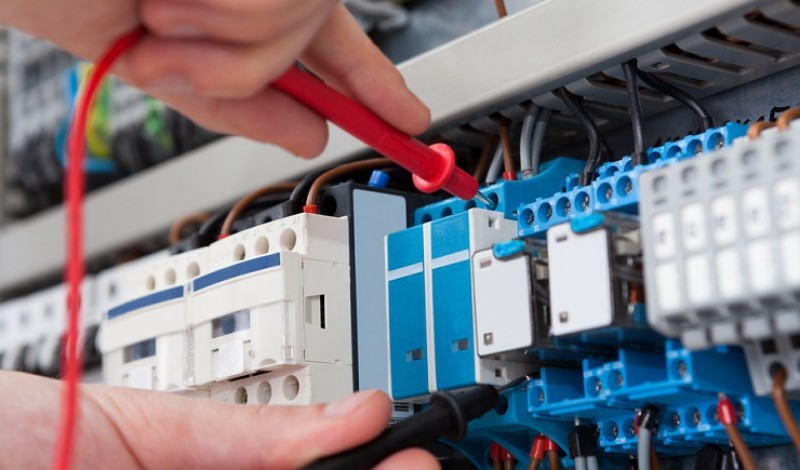  علت قطعی برق در شهرک پردیس انجام تعمیرات است/برق به زودی وصل می شود