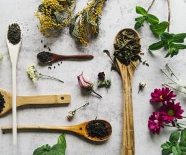 مصرف گیاهان دارویی هم با مشورت پزشک باشد