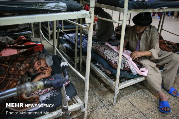 سه شماره تلفن برای نجات بی‌خانمان‌ها در روزهای سرد سال