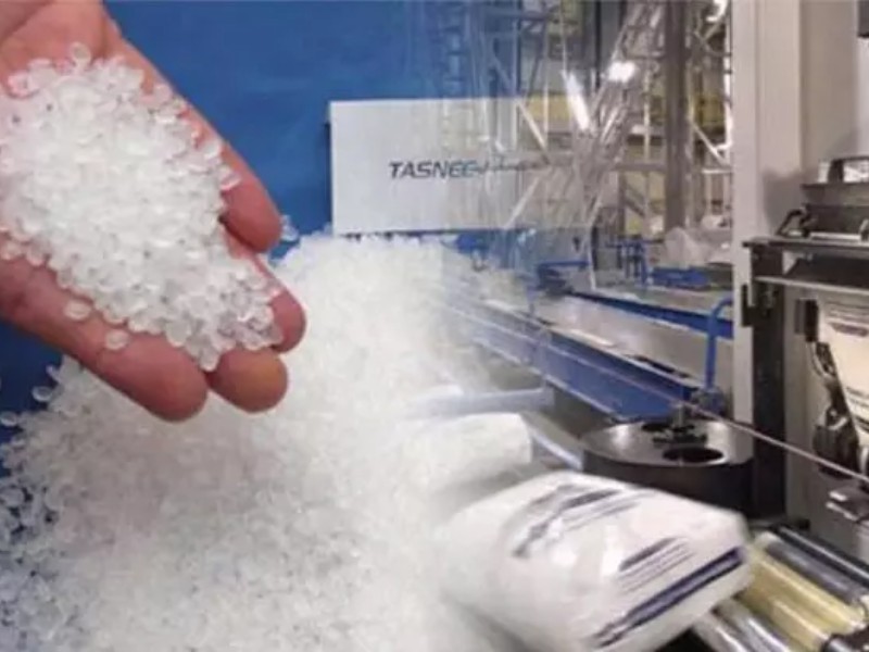 ابهام مصوبه دولت در تشخیص محصولات خام و نیمهخام پتروشیمی ابهام مصوبه دولت در تشخیص محصولات خام و نیمهخام پتروشیمی