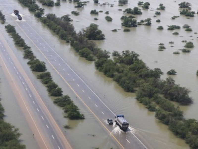 برف و باران در جادههای ۶ استان/ ۳۳ جاده به دلیل کاهش ایمنی و سیلاب مسدود است برف و باران در جادههای ۶ استان/ ۳۳ جاده به دلیل کاهش ایمنی و سیلاب مسدود است