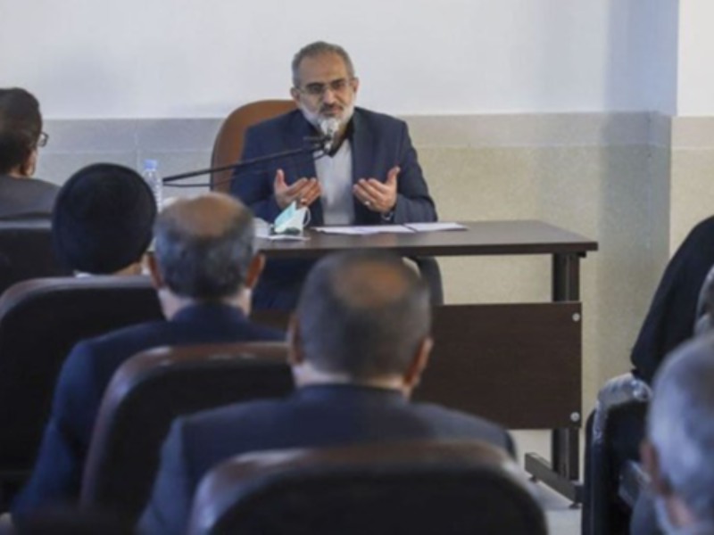 عجیب است که بانیان وضع موجود از دولت طلبکار شدهاند عجیب است که بانیان وضع موجود از دولت طلبکار شدهاند