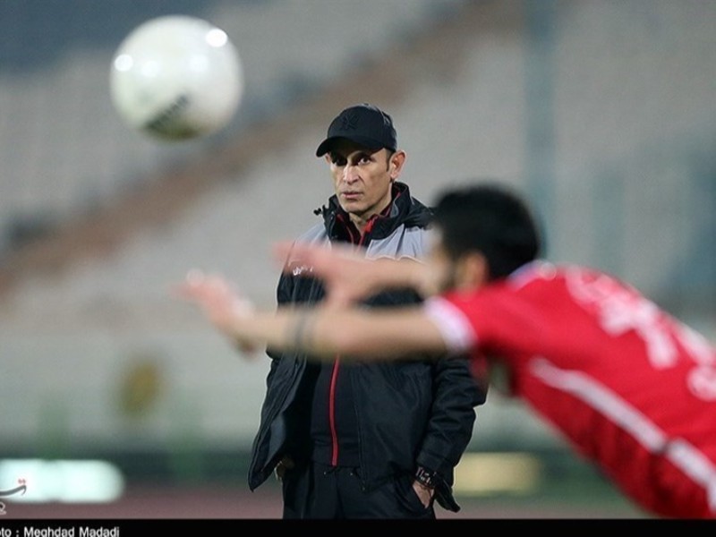 گل‌محمدی: این همه بی‌تفاوتی نسبت به تیم ما جای تأسف دارد، کارد به استخوان رسیده است/ فعلاً در مورد نقل‌وانتقالات حرفی ندارم