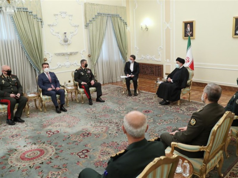 رئیسی در دیدار وزیر دفاع آذربایجان: رژیم صهیونیستی نمیتواند دوست ملتهای مسلمان باشد رئیسی در دیدار وزیر دفاع آذربایجان: رژیم صهیونیستی نمیتواند دوست ملتهای مسلمان باشد