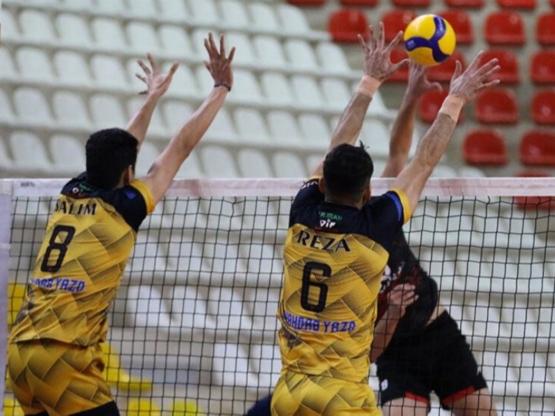 لیگ برتر والیبال| شکست صدرنشین در یزد/ پیکان و هراز پیروز شدند لیگ برتر والیبال| شکست صدرنشین در یزد/ پیکان و هراز پیروز شدند