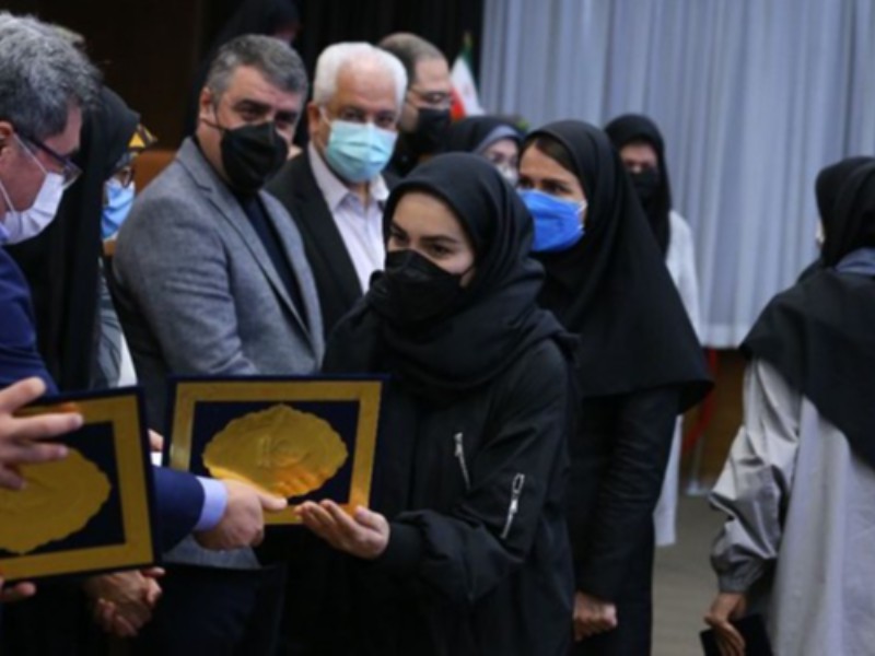 تکراری و نمایشی مانند همایش معرفی بانوی اخلاق؛ بی توجه به شیوع کرونا و دیگر هیچ تکراری و نمایشی مانند همایش معرفی بانوی اخلاق؛ بی توجه به شیوع کرونا و دیگر هیچ