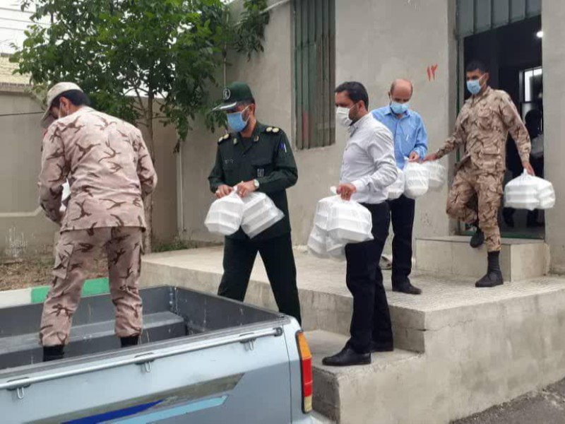 500 بسته غذایی به همت گروه های هادی بسیج توزیع شد