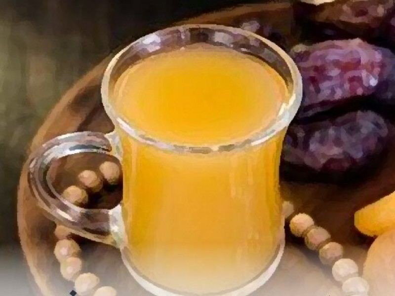 ضرورت نوشیدن حداقل ۸ لیوان مایعات از افطار تا سحر