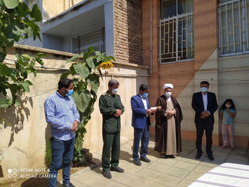 جمعی از مسئولین شهرستان صحنه با خانواده شهدا دیدار کردند