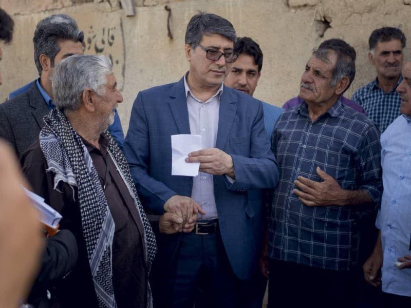 بازدید نماینده مجلس و جمعی از مسئولین شهرستان صحنه از روستاهای بخش چمچمال + عکس