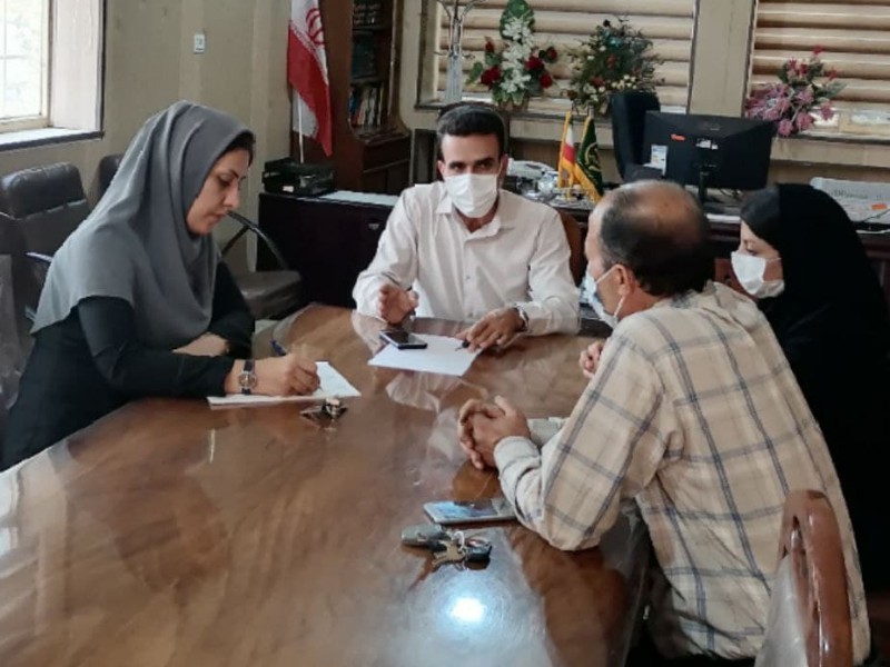 آبرسانی به باغات سطح شهرستان  صحنه صورت می گیرد