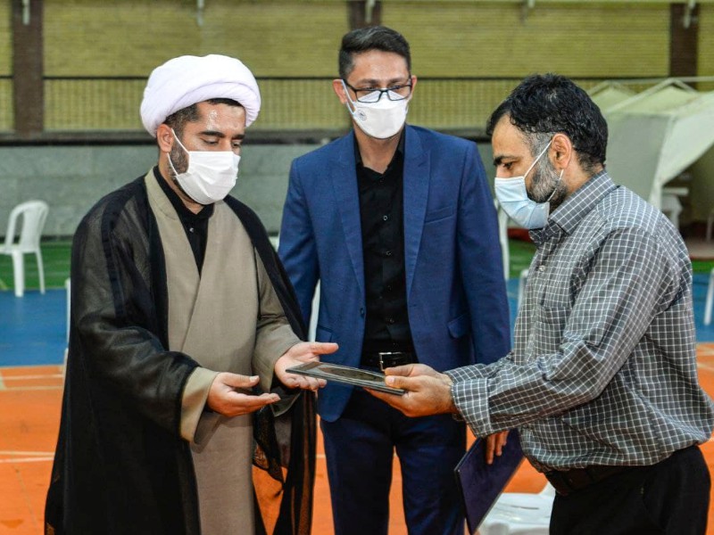 مدافعان سلامت شهرستان صحنه مورد تجلیل قرار گرفتند + عکس