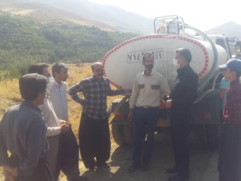 آبرسانی سیار به باغات شهرستان صحنه همچنان ادامه دارد / اعزام 340 تانکر آب تاکنون در صحنه