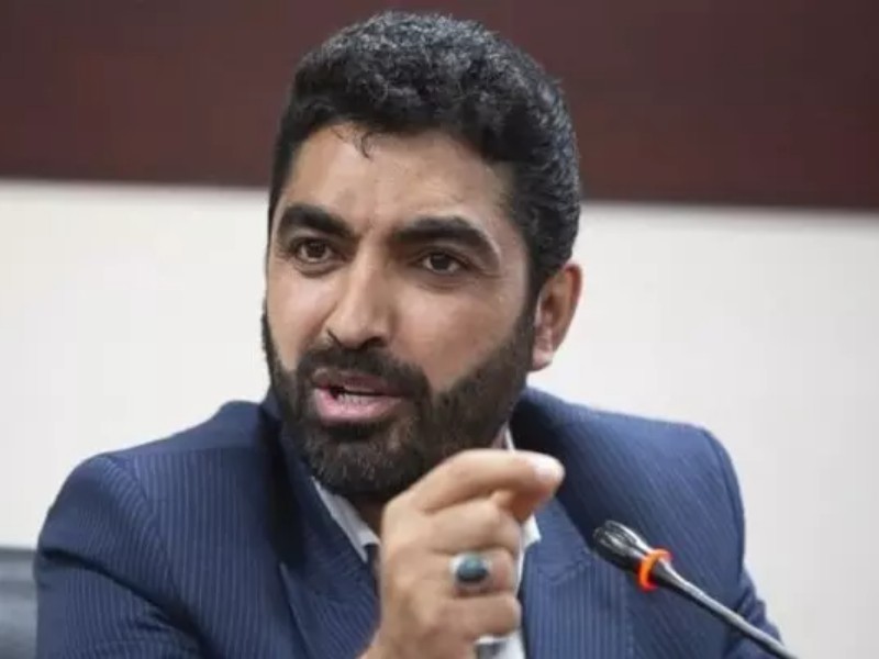 احمد راستینه عنوان کرد: فیفانمیتواند برای ماتعیین تکلیف کند/عزیزیخادم سوادش رابیشتر کند احمد راستینه عنوان کرد: فیفانمیتواند برای ماتعیین تکلیف کند/عزیزیخادم سوادش رابیشتر کند