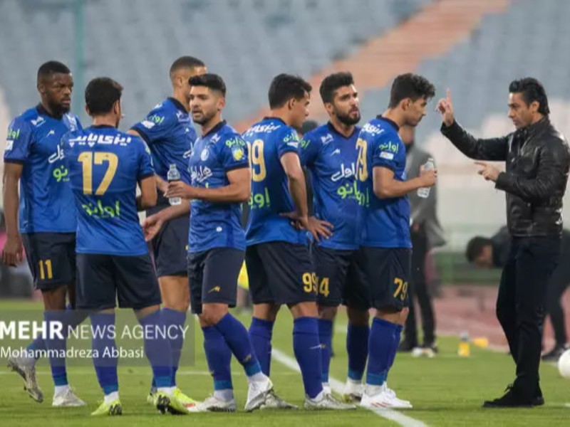 دفاع استقلال ایتالیایی است/ خط حمله مثل تیم کیروش شده است! دفاع استقلال ایتالیایی است/ خط حمله مثل تیم کیروش شده است!