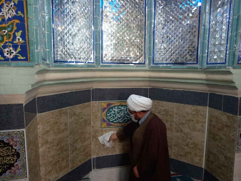 آیین غبار روبی مساجد شهرستان صحنه برگزار شد.