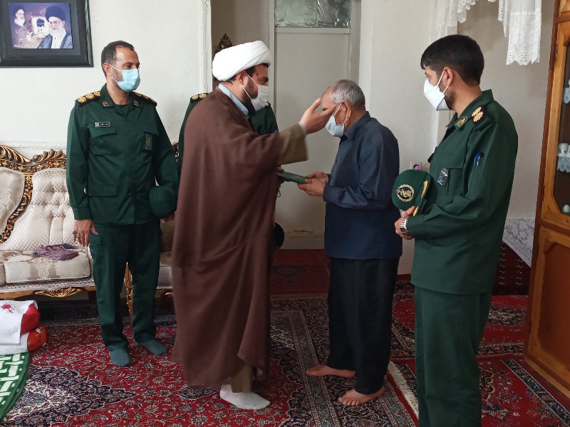 دیدار و سر کشی از ۱۰ خانواده شهید والامقام در شهرستان صحنه دیدار و سر کشی از ۱۰ خانواده شهید والامقام در شهرستان صحنه