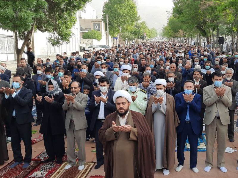 اقامه نماز عید سعید فطر در شهر صحنه