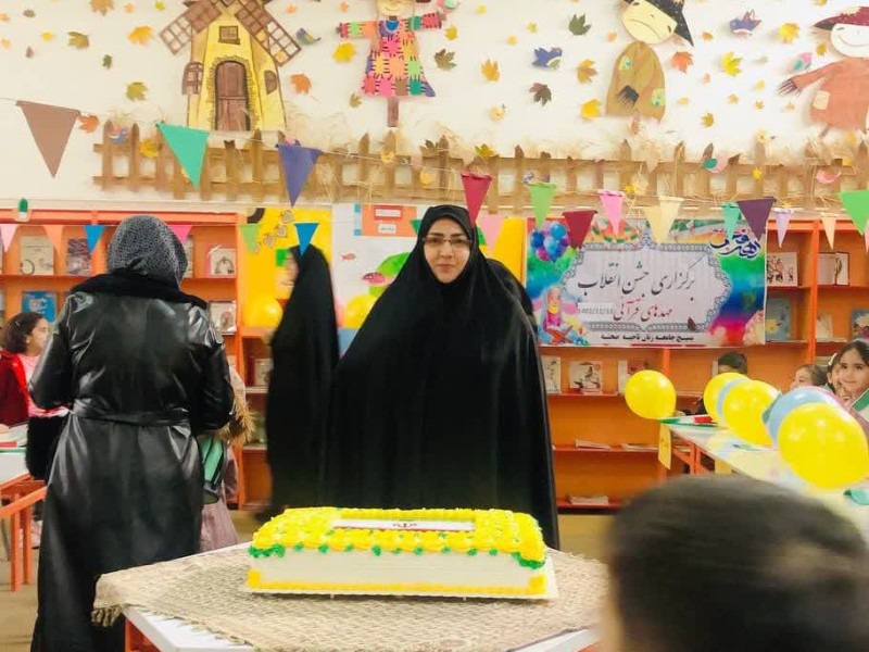 گرامیداشت جشن انقلاب با حضور مهدهای قرآنی