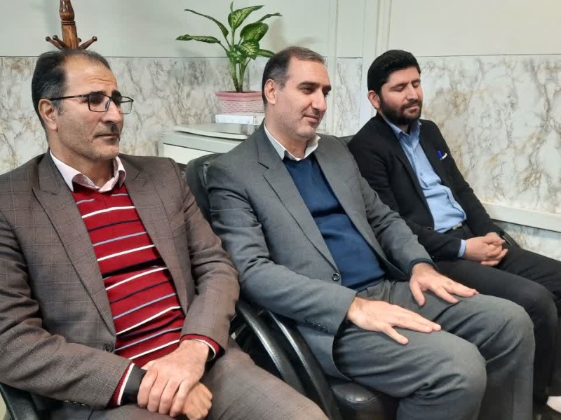 دیدار فرماندار با رئیس اداره ثبت احوال صحنه به مناسبت روز ثبت احوال دیدار فرماندار با رئیس اداره ثبت احوال صحنه به مناسبت روز ثبت احوال