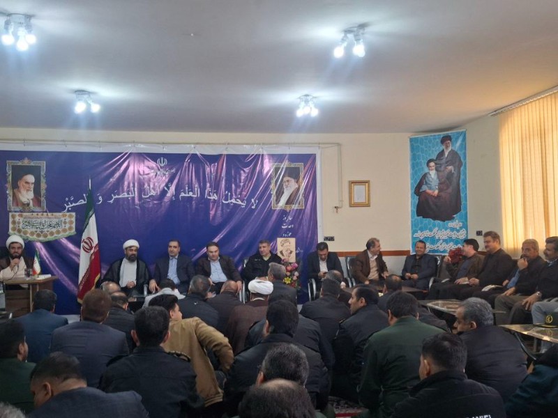 دیدار با امام جمعه به مناسبت دهه فجر دیدار با امام جمعه به مناسبت دهه فجر