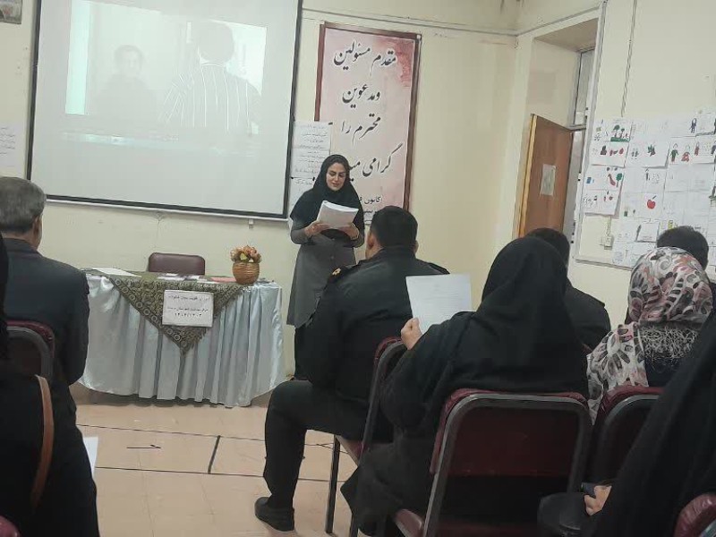 برگزاری کارگاه آموزشی تقویت بنیان خانواده در شهرستان صحنه برگزاری کارگاه آموزشی تقویت بنیان خانواده در شهرستان صحنه