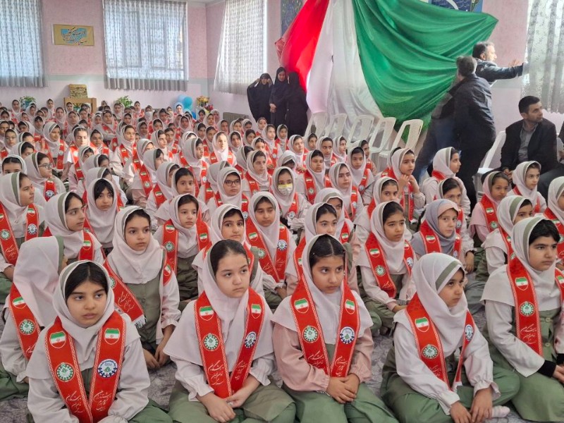 همایش یاوران انقلاب، پیشتازان مقاومت در صحنه همایش یاوران انقلاب، پیشتازان مقاومت در صحنه