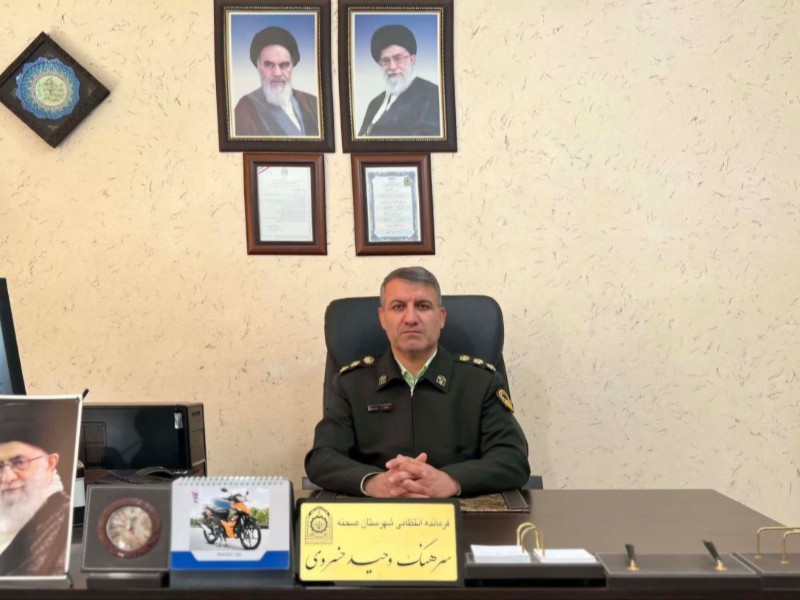 دستبند پلیس بر دستان خرده فروشان مواد مخدر در صحنه