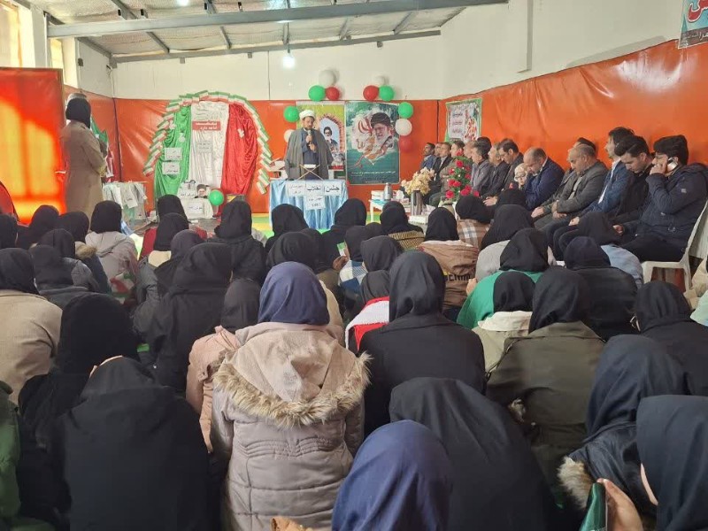  ،سومین جشن بزرگ انقلاب در دینور برگزار شد