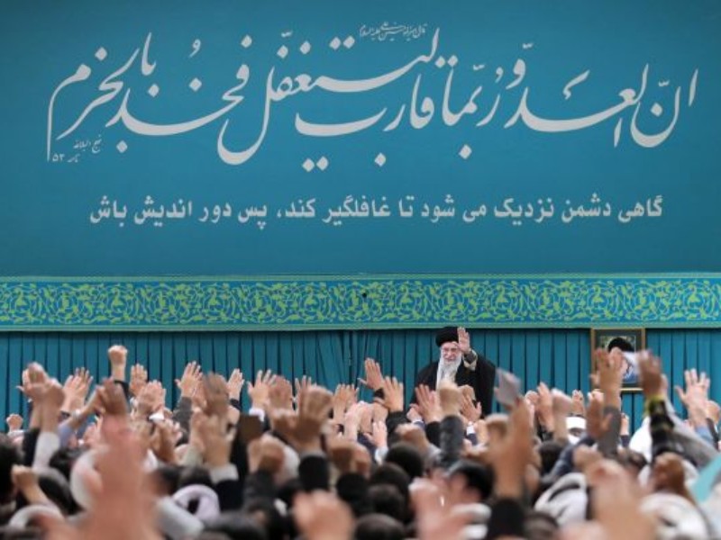 مردم مشکلات و توقعات به حقی دارند مردم مشکلات و توقعات به حقی دارند