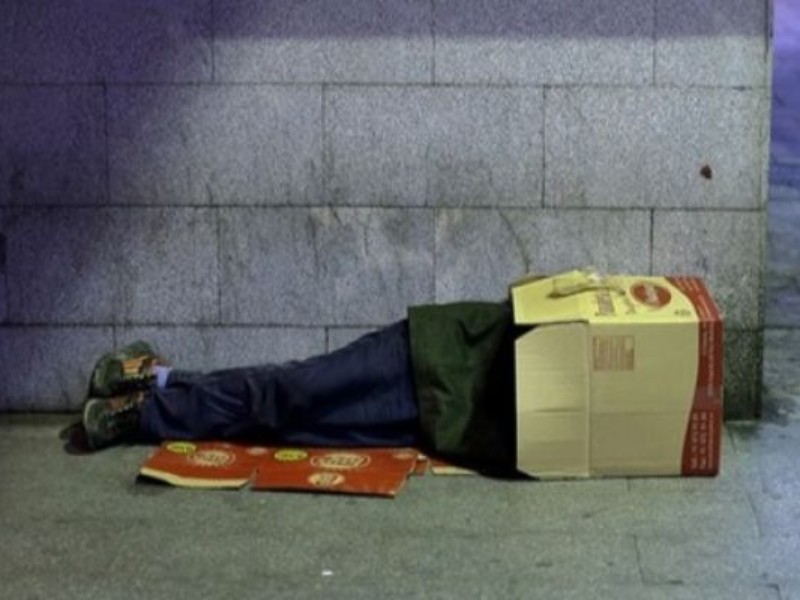 تلاش می‌کنیم هیچ بی‌خانمانی در سرما نماند