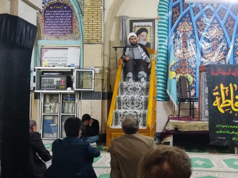 برپایی دومین شب از مراسمات دهه اول فاطمیه در مسجد جامع صحنه برپایی دومین شب از مراسمات دهه اول فاطمیه در مسجد جامع صحنه