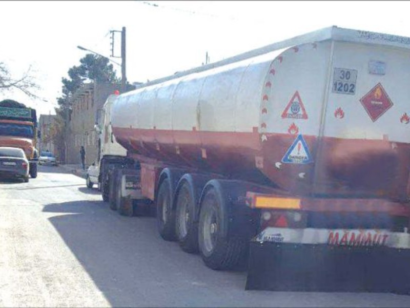 چالش نبود پارکینگ خودروهای سنگین در سرپلذهاب چالش نبود پارکینگ خودروهای سنگین در سرپلذهاب