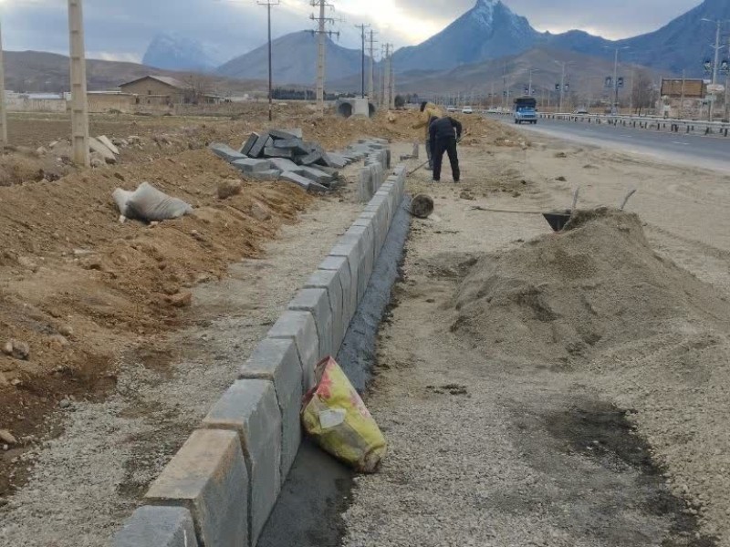 آغاز عملیات اجرایی جدولگذاری و ساماندهی ورودی شهر صحنه از سمت کرمانشاه، آغاز عملیات اجرایی جدولگذاری و ساماندهی ورودی شهر صحنه از سمت کرمانشاه،