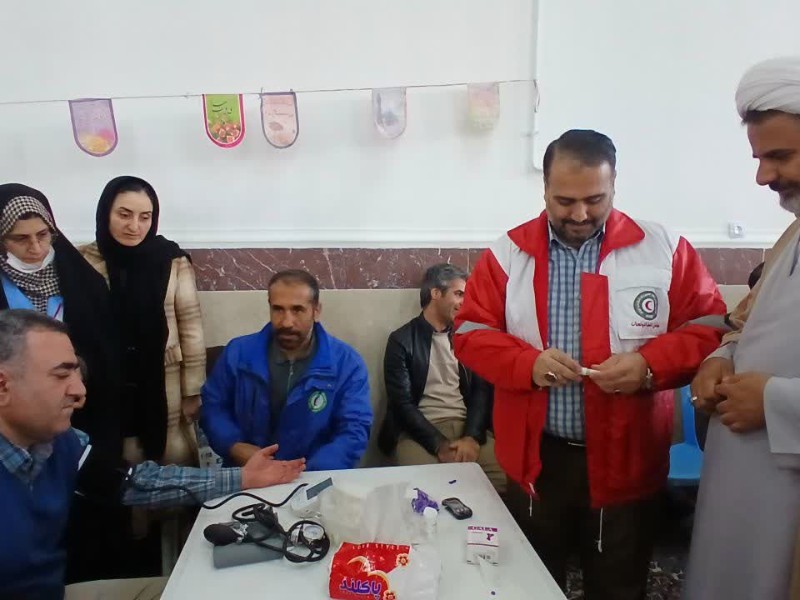 برپایی میز خدمت و ایستگاه سلامت به مناسبت دهه فجر در شهرستان صحنه   