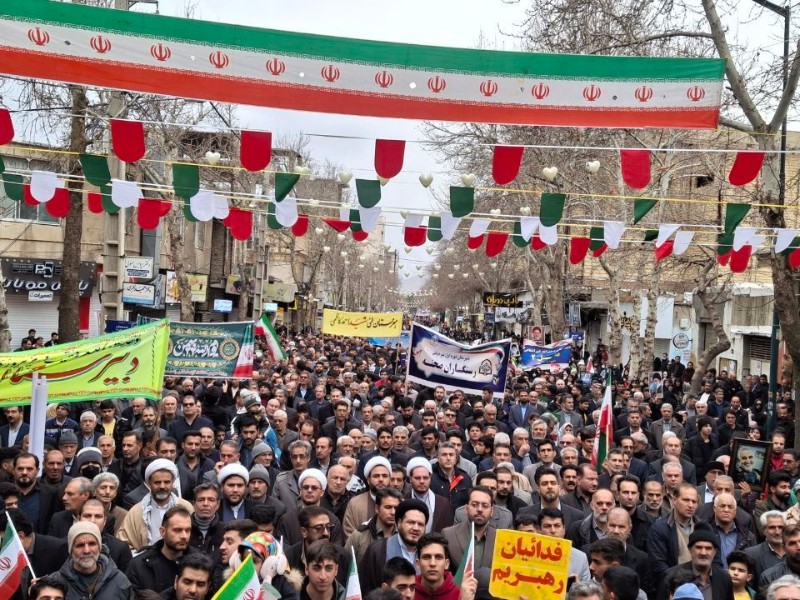 🇮🇷 حضور پرشور مردم شهرستان صحنه در راهپیمایی ۲۲ بهمن‌ماه