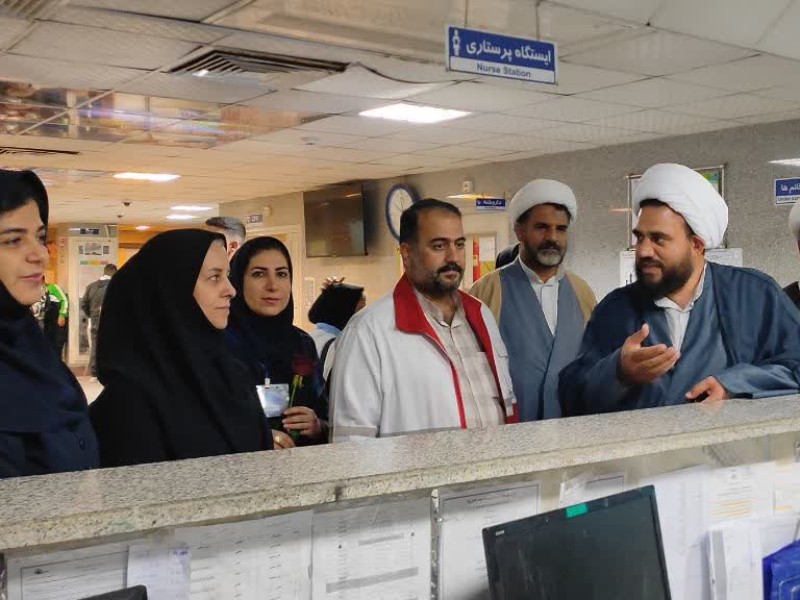 گرامیداشت روز پرستار در بیمارستان دکترمعاون صحنه 