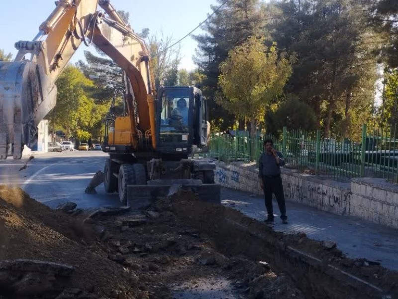 بازدید مهندس نظری شهردار صحنه از عملیات اجرایی فاضلاب کشی غسالخانه جدید شهرداری صحنه بازدید مهندس نظری شهردار صحنه از عملیات اجرایی فاضلاب کشی غسالخانه جدید شهرداری صحنه