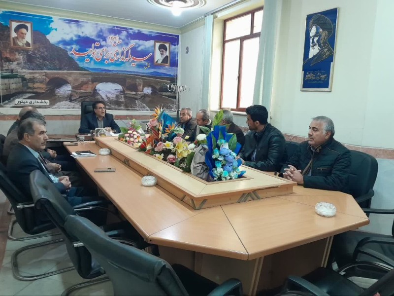 نشست رفع مشکلات آبرسانی روستای تینمو و محمود‌آباد