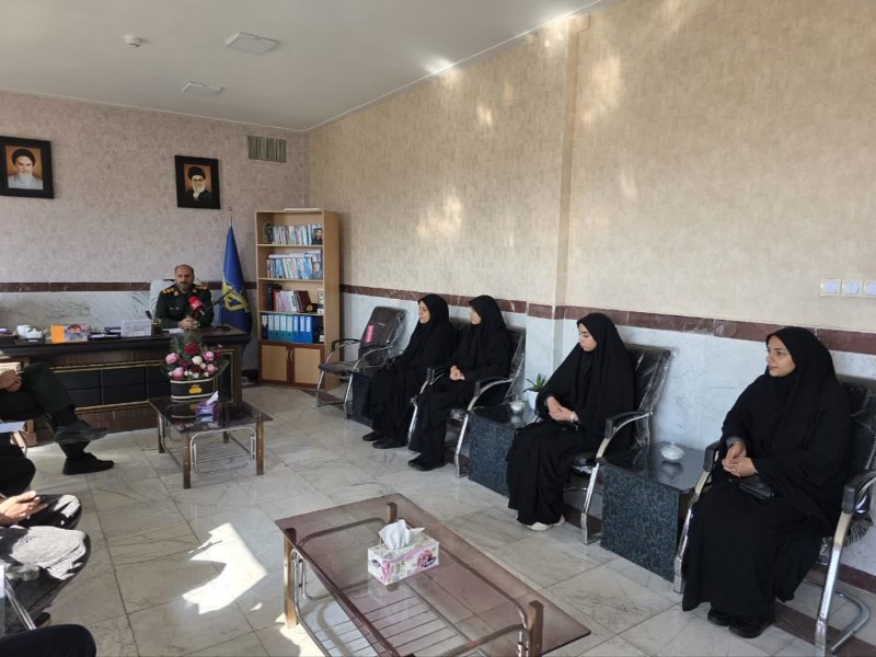 نشست خبری فرمانده سپاه شهرستان صحنه و تشریح برنامه‌های هفته بسیج   