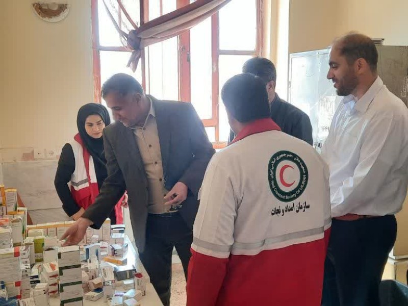 برپایی میز خدمت جهادی در روستای اسلام آباد سفلی